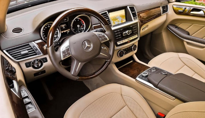 What are advantages of Mercedes-Benz cars?